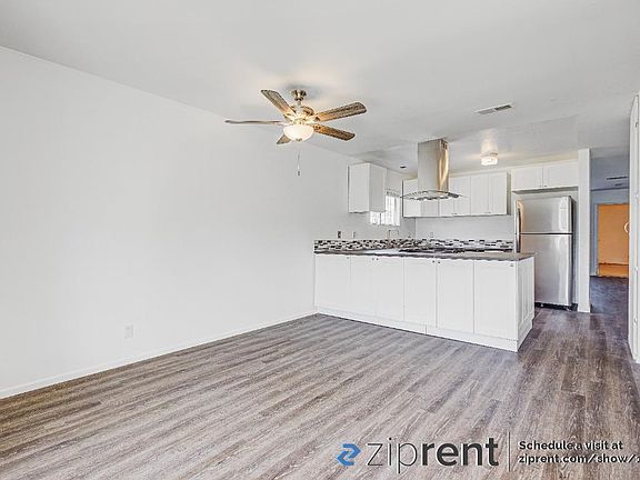 3rd image of 600 W 73rd St