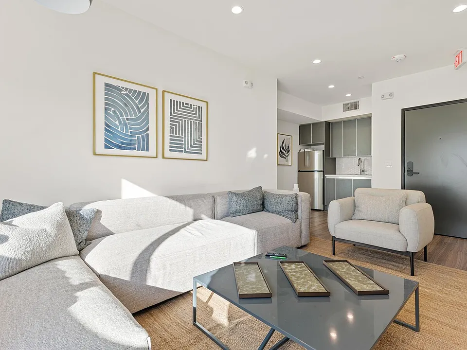 4+4 - Sitting Area