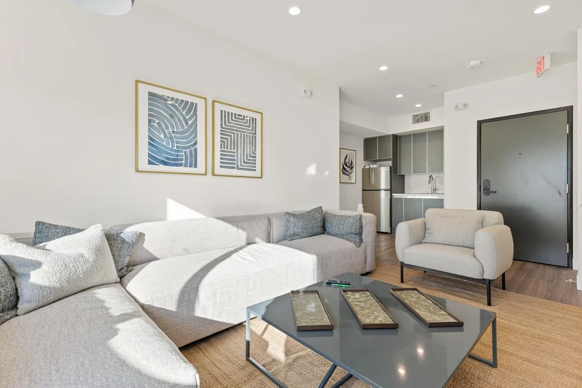 4+4 - Sitting Area