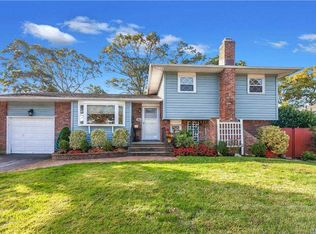16 5th Ave, Farmingdale, NY 11735