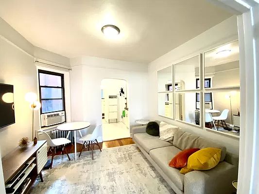 2nd image of 108 Mac Dougal St #5D