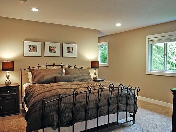 master with 13x7 walk in closet