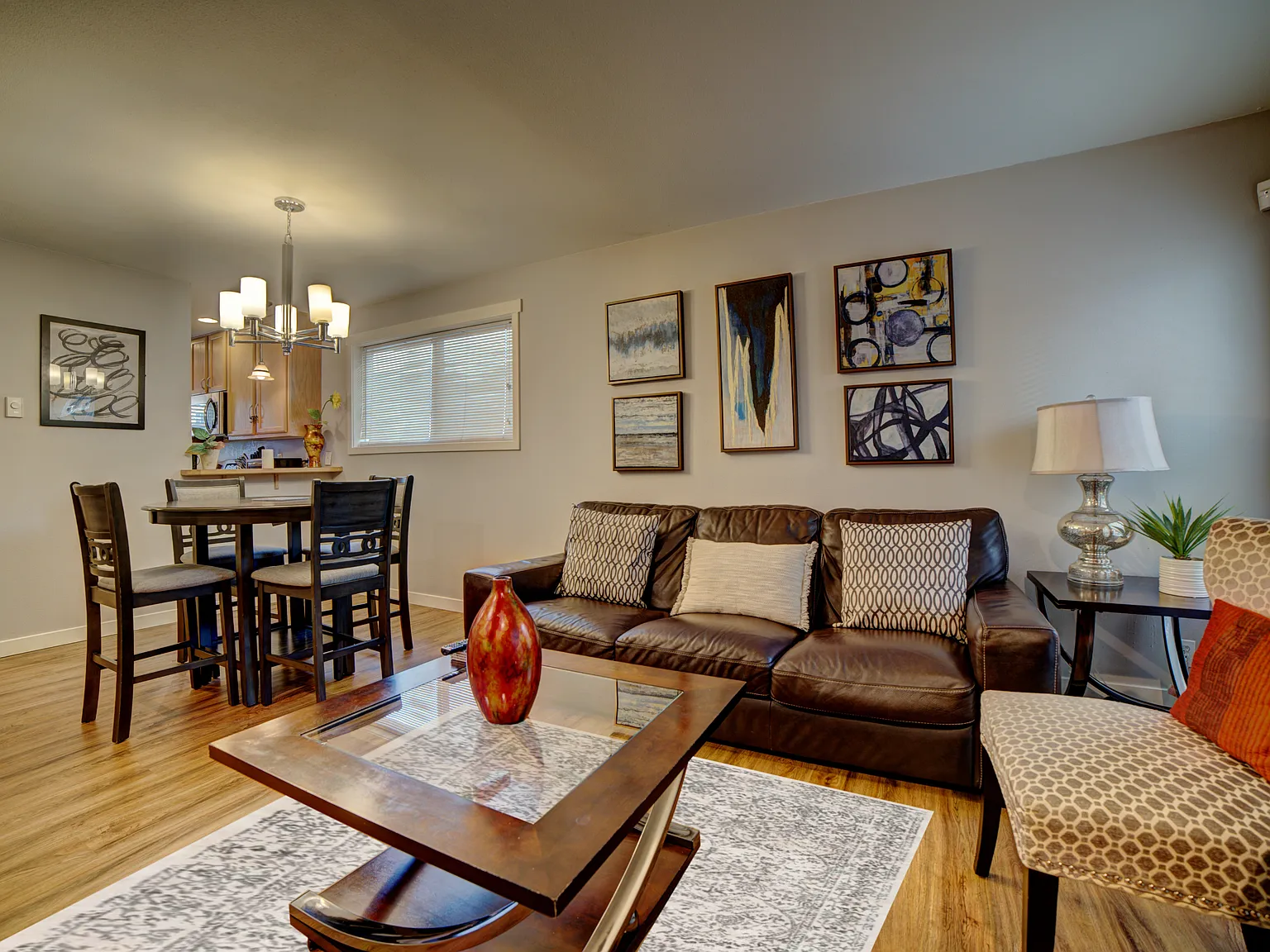 2 bed, 2.5 bath, 1060 sqft, $2,400 — Photo 2