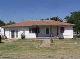 402 Comanche Ave, Geronimo, OK 73543