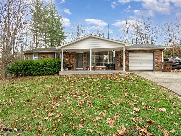 2nd image of 15 Oakwood Ct