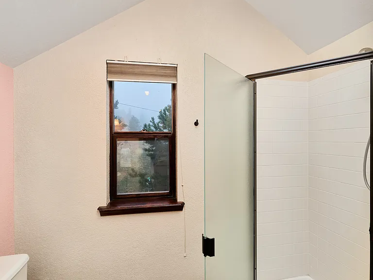 400 E Lake Ave — Photo 30