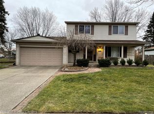 3716 Forge Dr, Troy, MI 48083