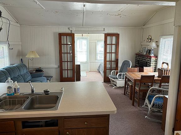 4th image of 21334 N Park Dr