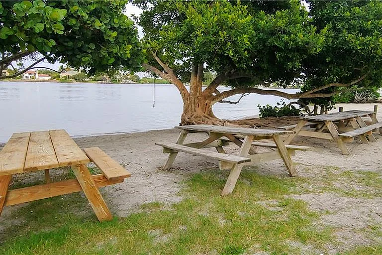 309 Shore T Rd — Photo 24