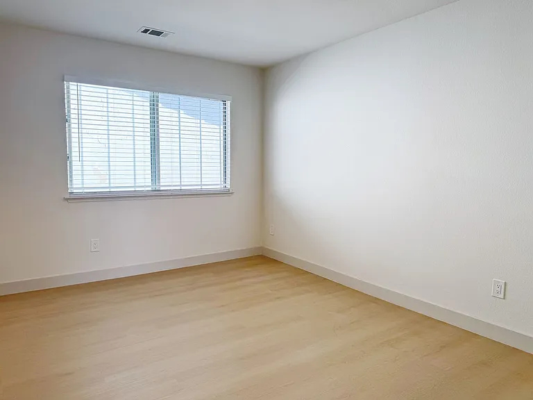 2868 Homestead Rd — Photo 9