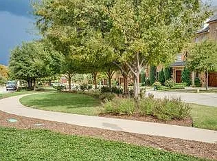 2825 Sheridan Dr — Photo 19