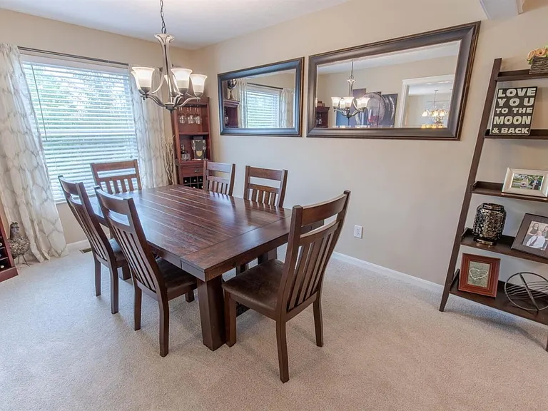 7713 Alexandra Dr — Photo 7