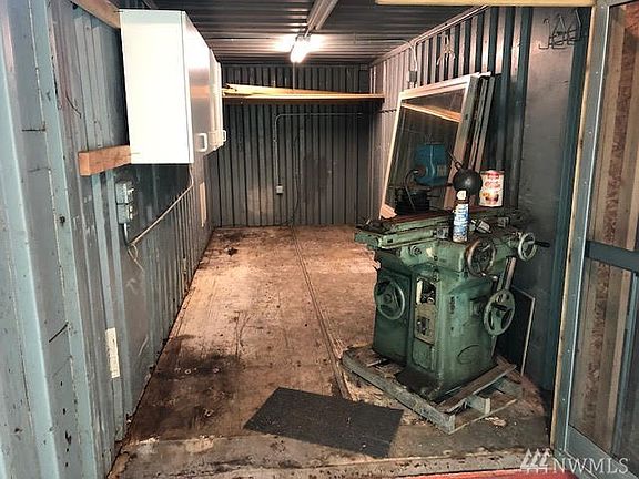 3rd image of 130 Raydel Dr