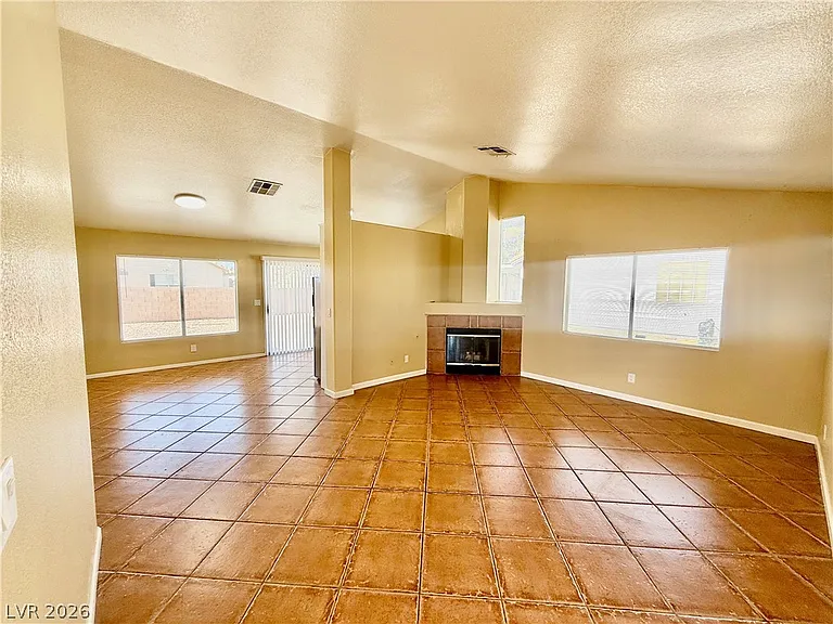 2011 Cool Water Cir — Photo 3