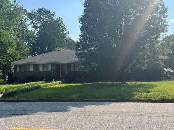 7011 Roanoke Ave, Newport News, VA 23605