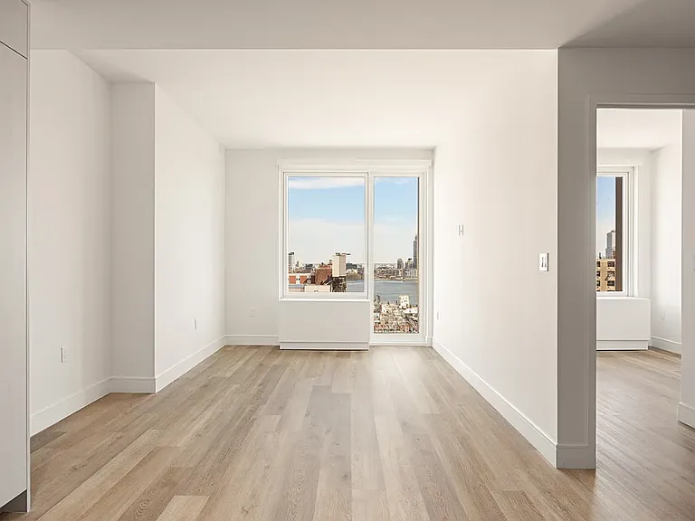644 E 14th St #1405 — Photo 3