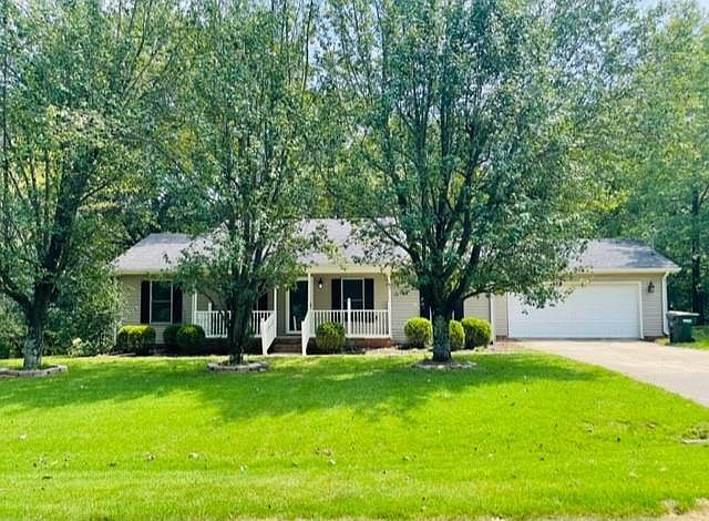1st image of 160 Green Meadows Dr