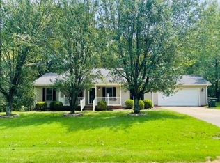 160 Green Meadows Dr, Madisonville, KY 42431