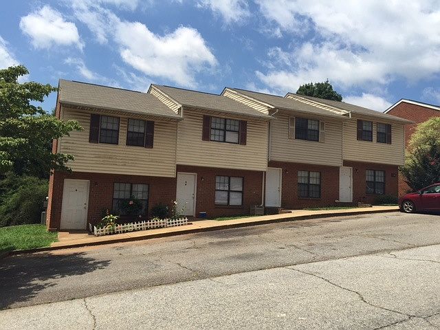 1st image of 3719 Oakwood Hills Dr