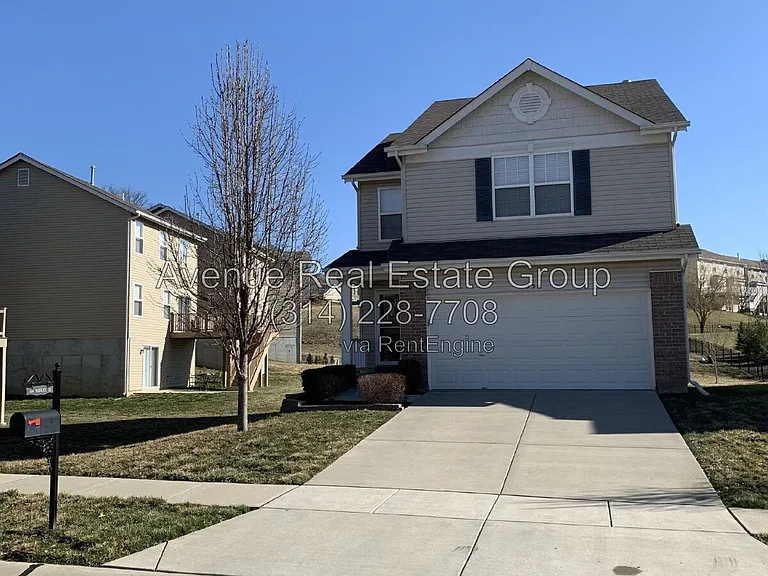 554 Parkgate Dr — Photo 2
