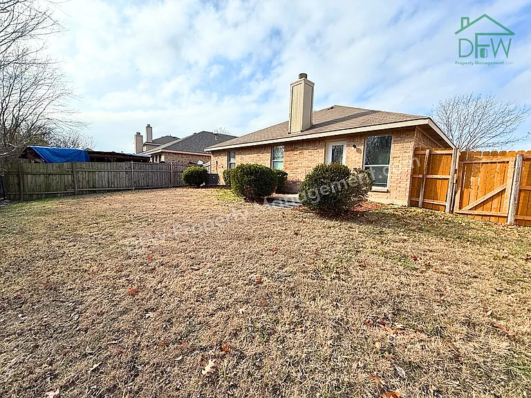 2224 Hummingbird Way — Photo 17