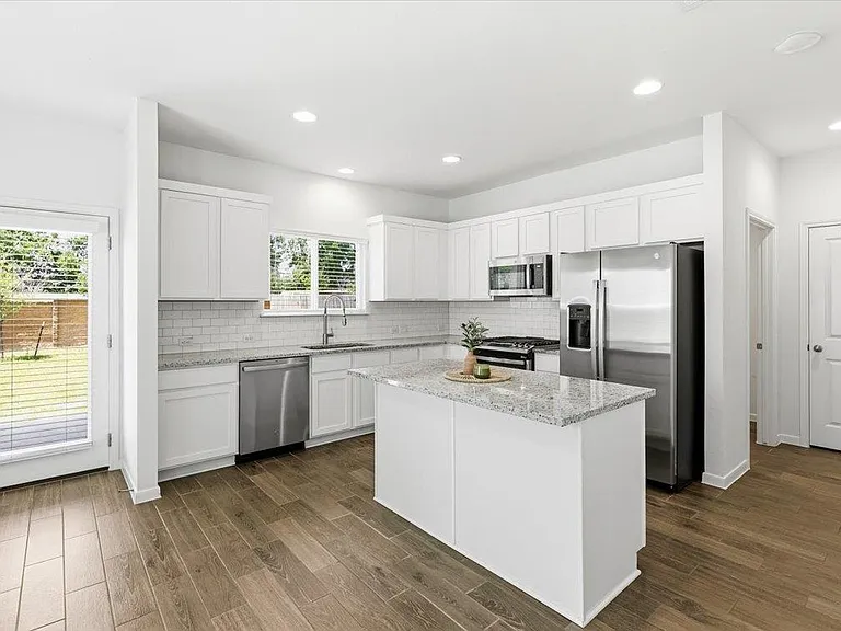 6407 Principale Dr — Photo 10