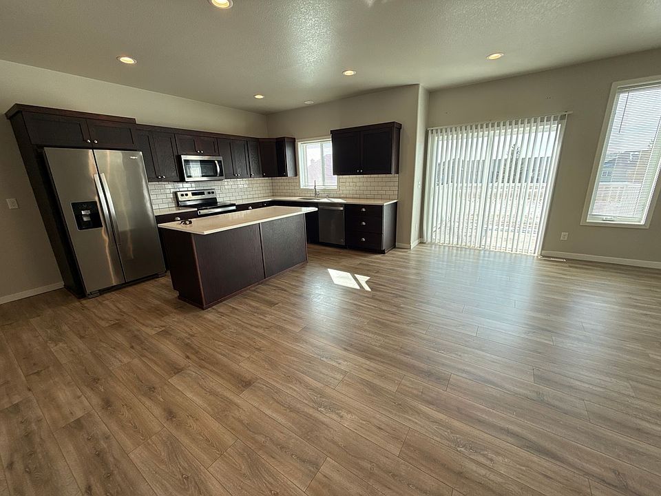 2nd image of 3033 39th Ave S