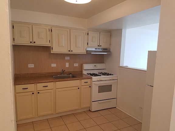 4th image of 9236 Jill Ln APT Ge