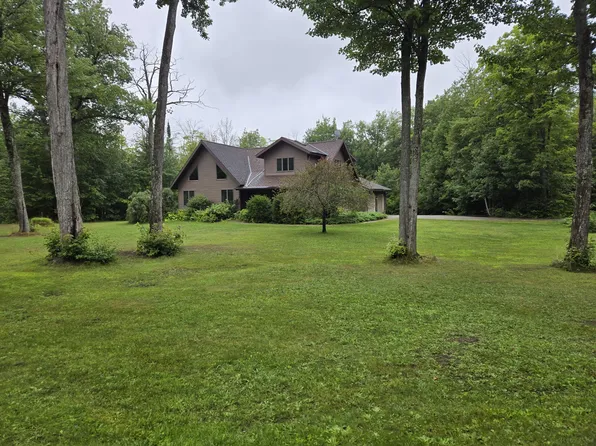 3408 S Teneyck Rd, Sault Sainte Marie, MI 49783