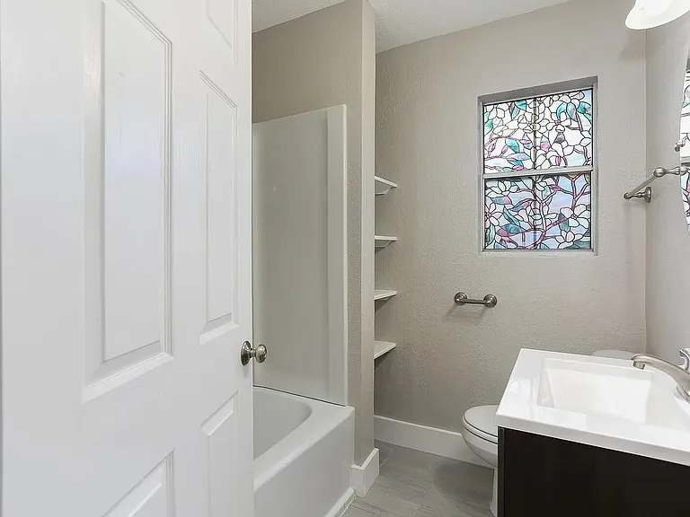 457 W Merriweather St — Photo 13