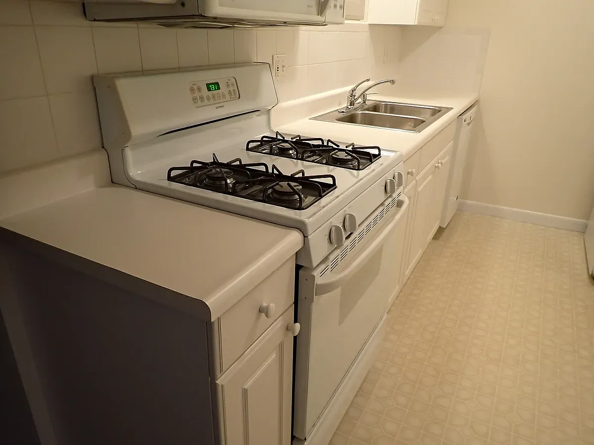 1 bed, 850 sqft, $2,000 — Photo 4