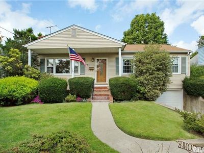 49 South Dr, Manhasset, NY, 11030