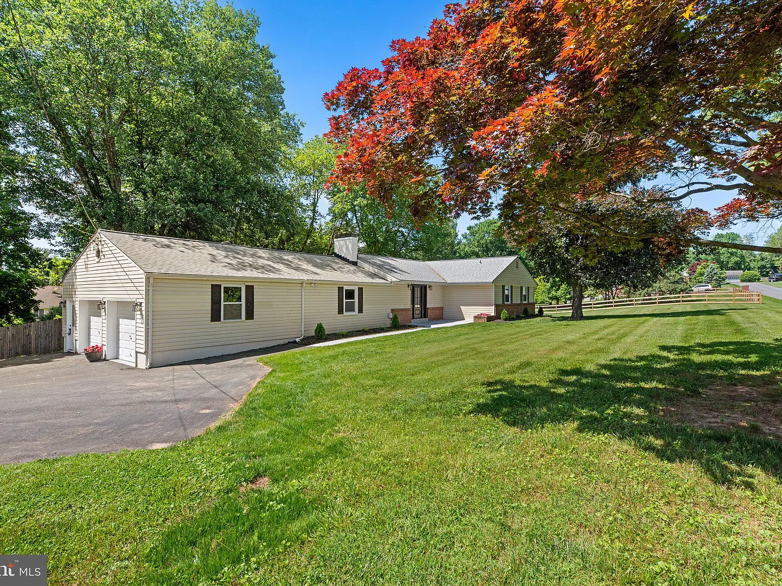 5 bed, 3.5 bath, 2826 sqft, $3,995 — Photo 4