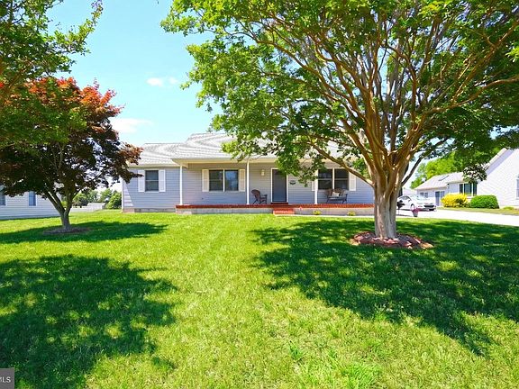 2nd image of 23 Tradewinds Ln