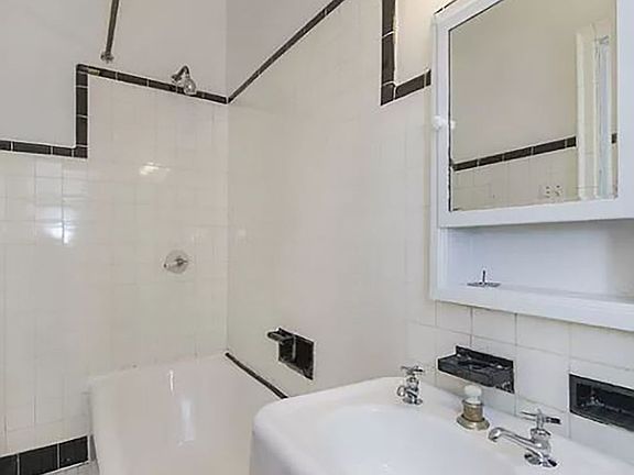 5th image of 15 Barrow St APT 4F