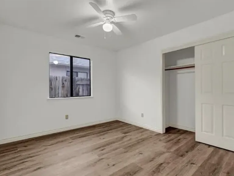 355 Longhollow Way — Photo 8