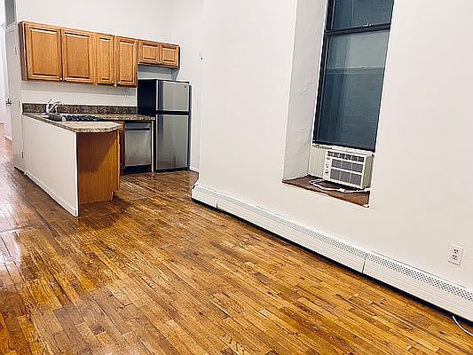 1st image of 3 W 102nd St APT 1A