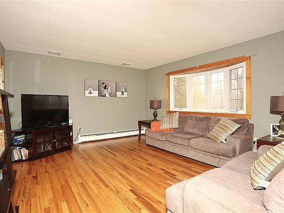4th image of 12 Cypress St