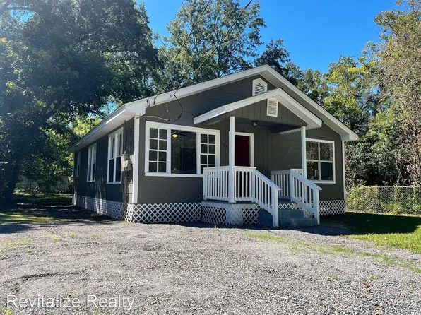 109 5th Ave, Chickasaw, AL 36611