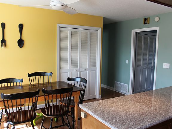 3rd image of 1192 S Dogwood Dr