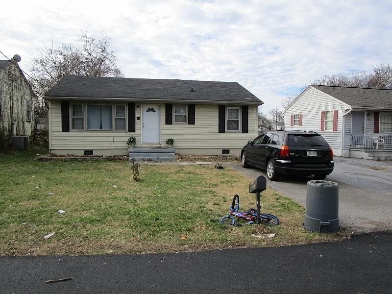 1st image of 2613 Waverly St