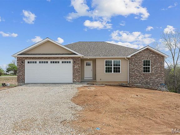 2nd image of 504 Summer Hill Ln