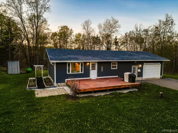 930 Co Rd, Ishpeming, MI 49849