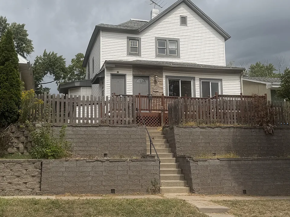 1097 Suburban Ave #2