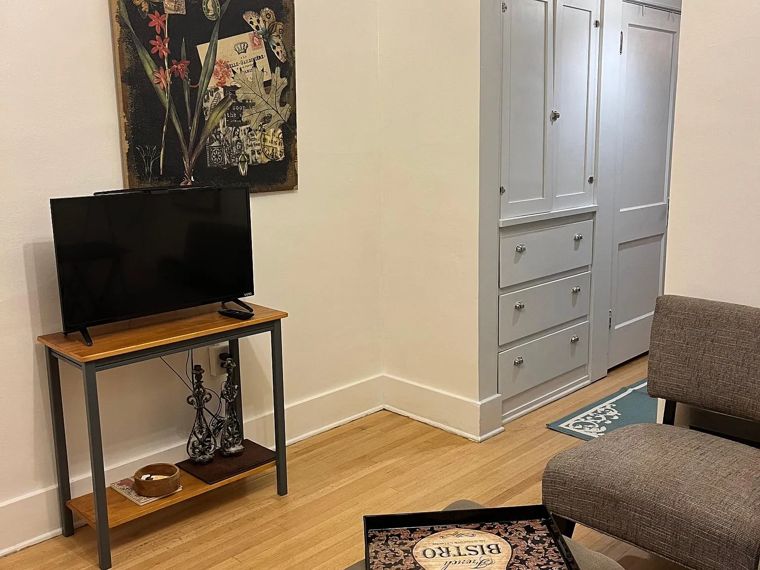 1 bed, 700 sqft, $1,400 — Photo 4