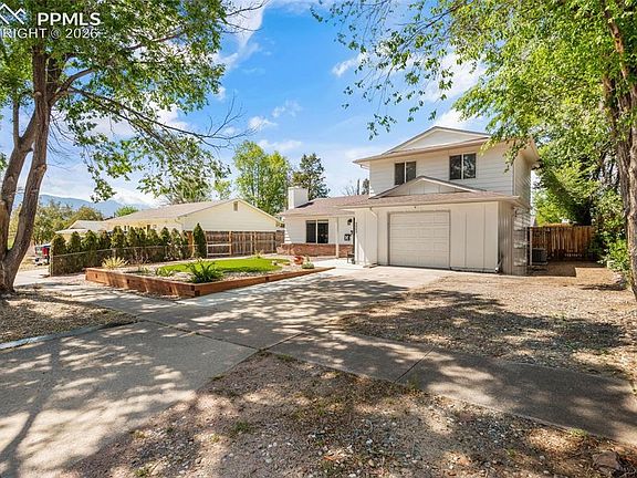 2nd image of 3002 Greenwood Cir