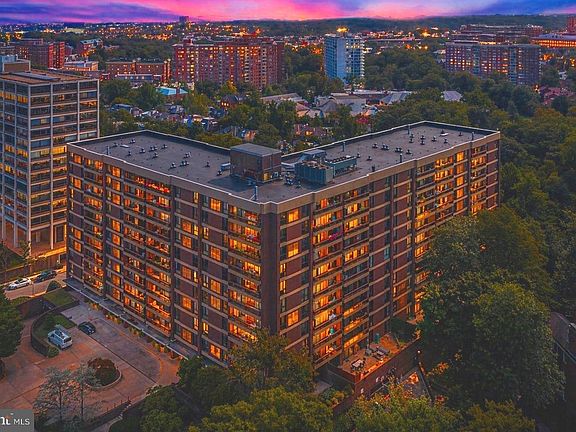 5th image of 4100 N Charles St Unit 412