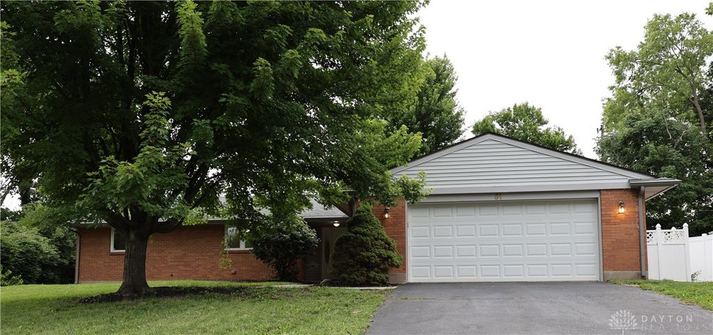 51 Lynn Rae Cir, Dayton, OH