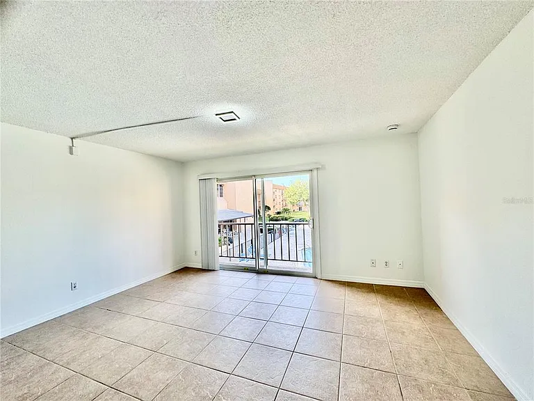5820 N Church Ave #239 — Photo 7