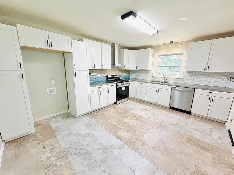 836 Delverton Rd — Photo 1